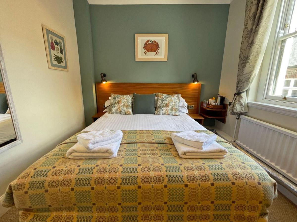 The Ship Hotel Parkgate  Екстериор снимка